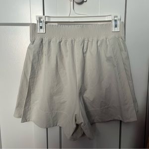 Lululemon Stretch Woven Relaxed-Fit High-Rise Short 4"